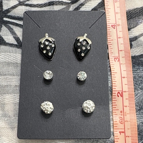 Jewelry - 🖤Chic Black and Silver Earring Trio🖤